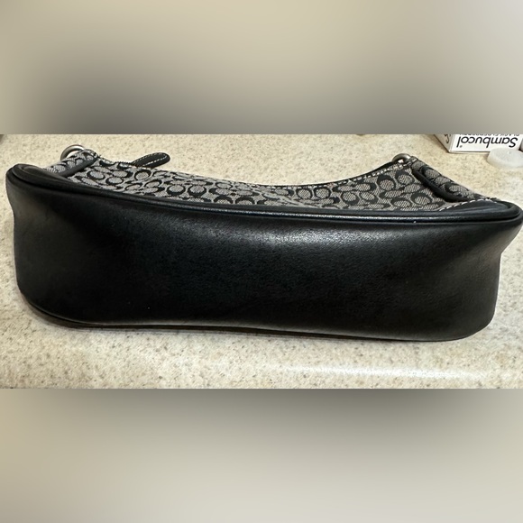 Coach Signature Small C Leather Canvas Purse. - Picture 3 of 4
